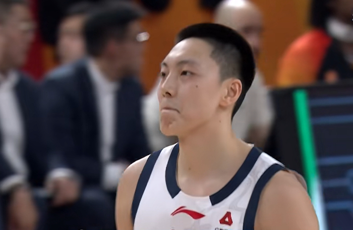 领先14分输福建！揪出1个表现最差之人，坑惨了广东队|福建队|胡明轩|广东男篮|比赛|球员_新浪新闻