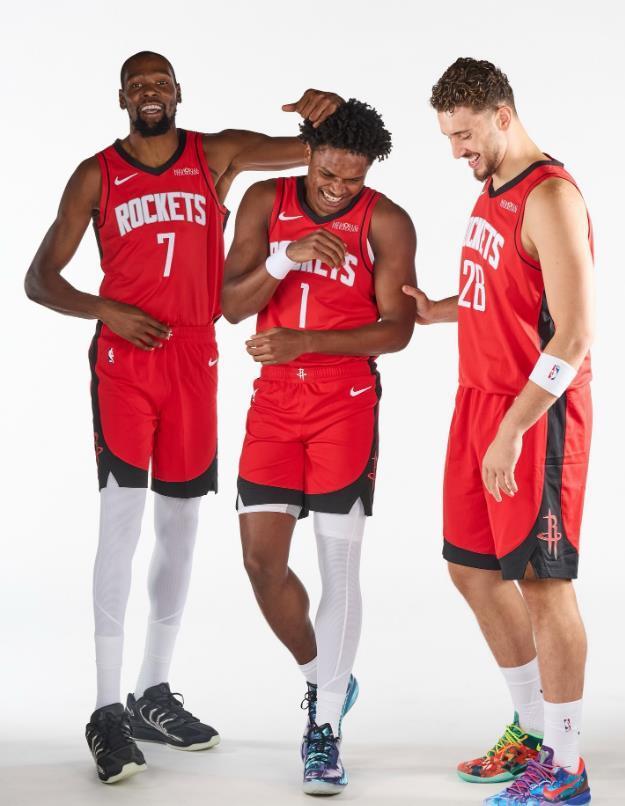 主场大胜国王，火箭队火线变阵！底薪后卫重回首发，乌度卡很精明