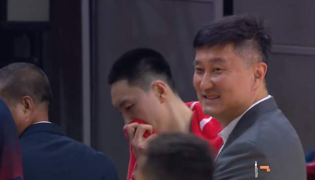 Kaiyun中国官网-超级大冷门！广东狂输上海40分，徐杰哑火，杜锋却露出诡异笑容